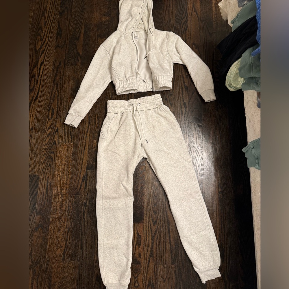 Lounge Set size Small never worn